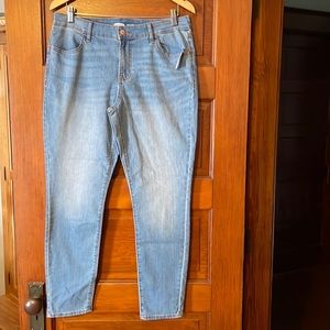 Old Navy Mid Rise Super Skinny Jeans